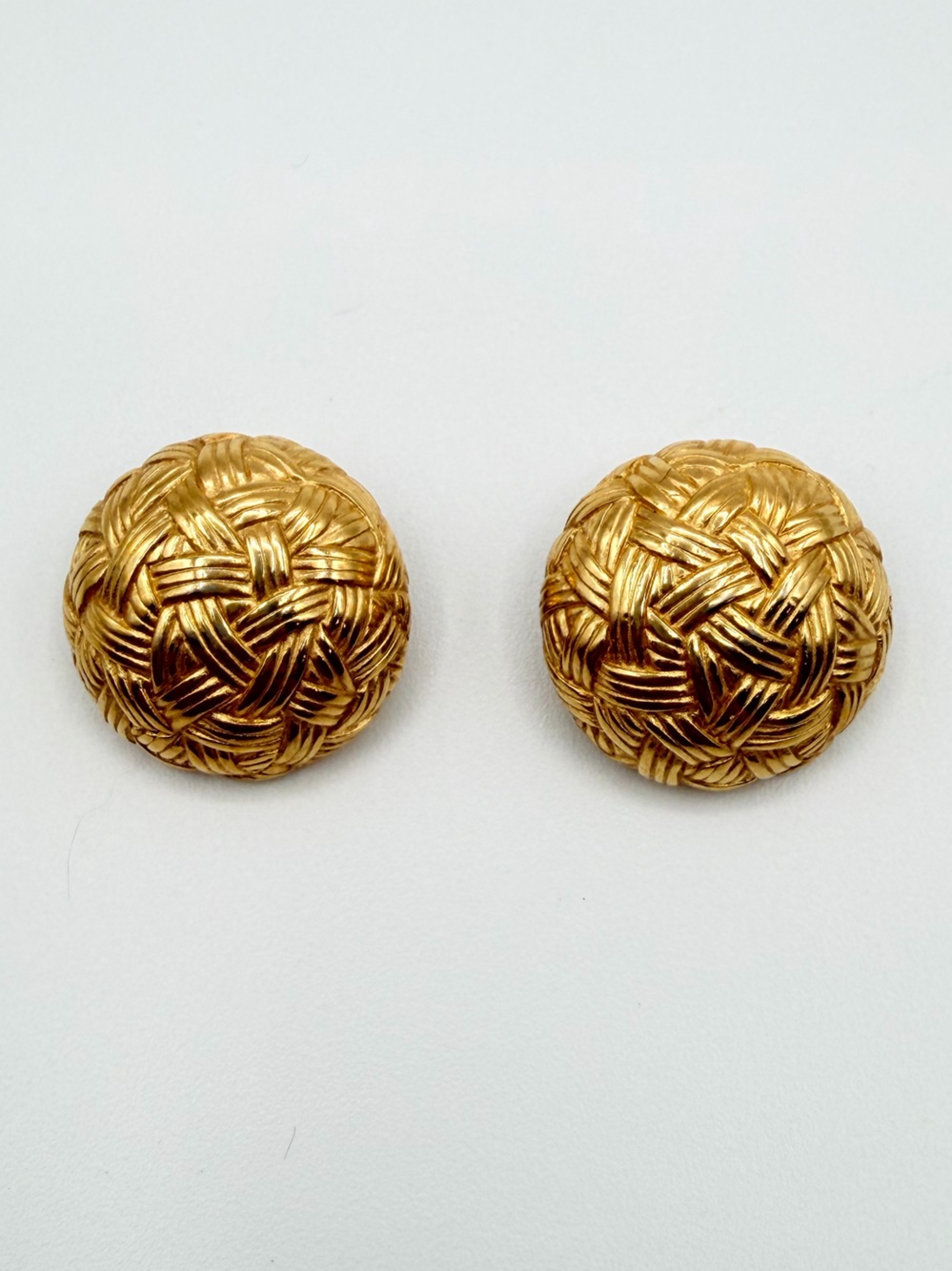 Vintage Alfred Sung Gold Tone Woven Dome Clip On Earrings Signed